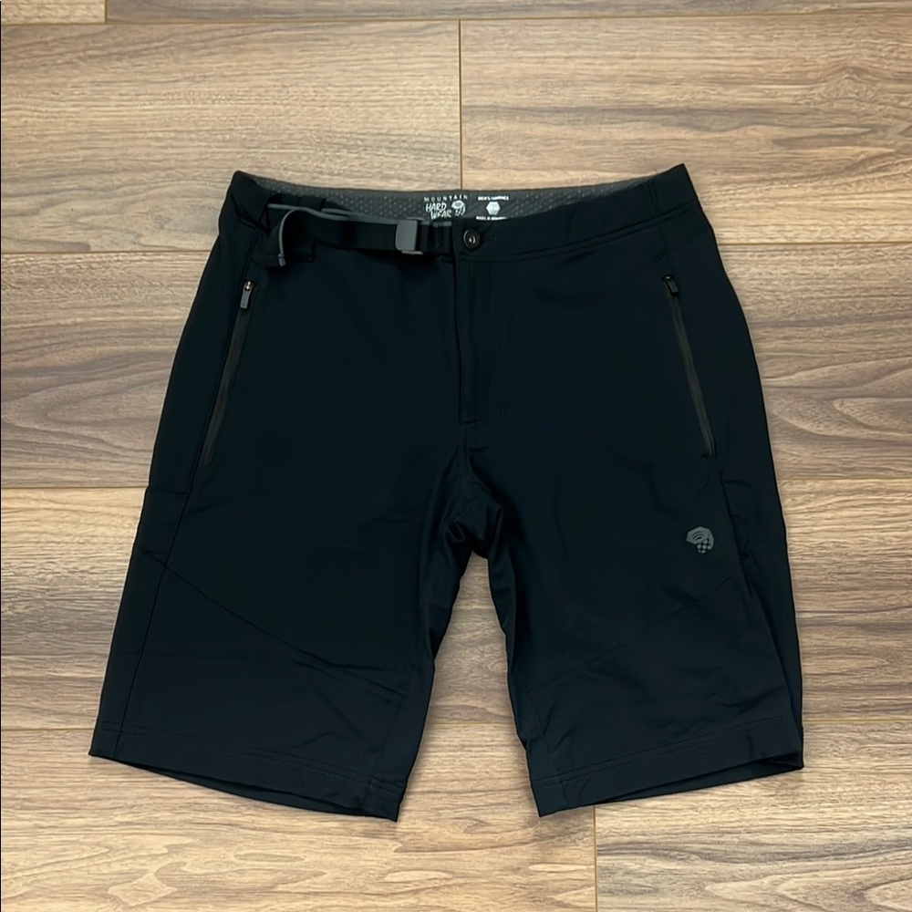 Mountain Hardwear Rifugio Trek Short in Black Size 32